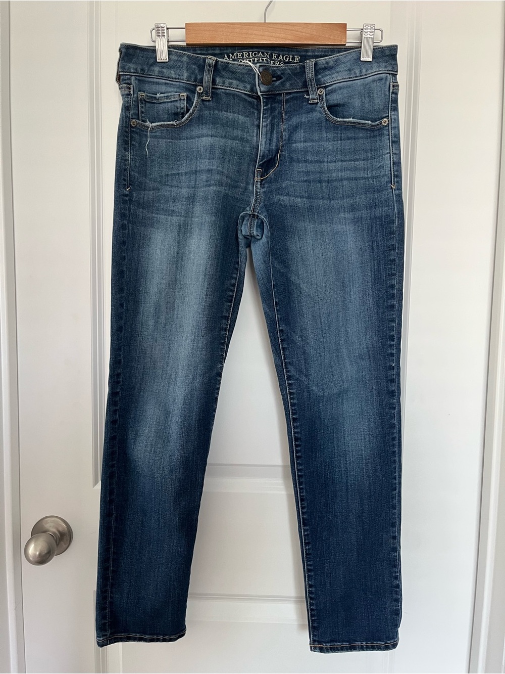 American Eagle Outfitters Women’s Straight Leg Dark Blue Jeans